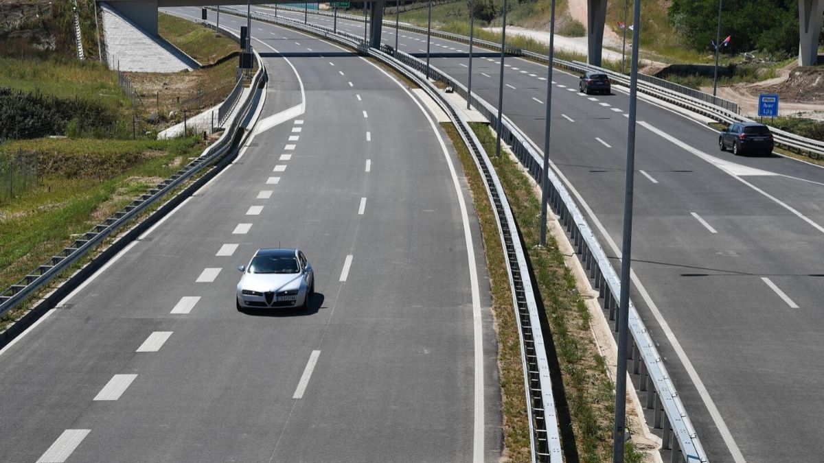 Na autocestama u Srbiji uskoro će se smjeti voziti 150 km/h